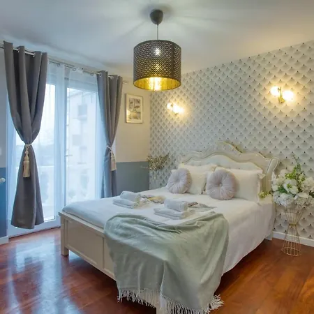 Large House Ideal For Groups Families 12 People Hébergement de vacances