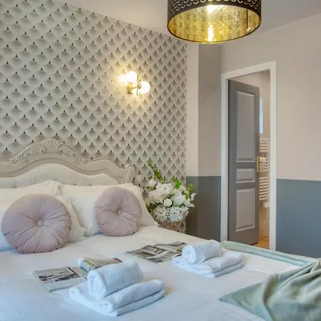 Large House Ideal For Groups Families 12 People